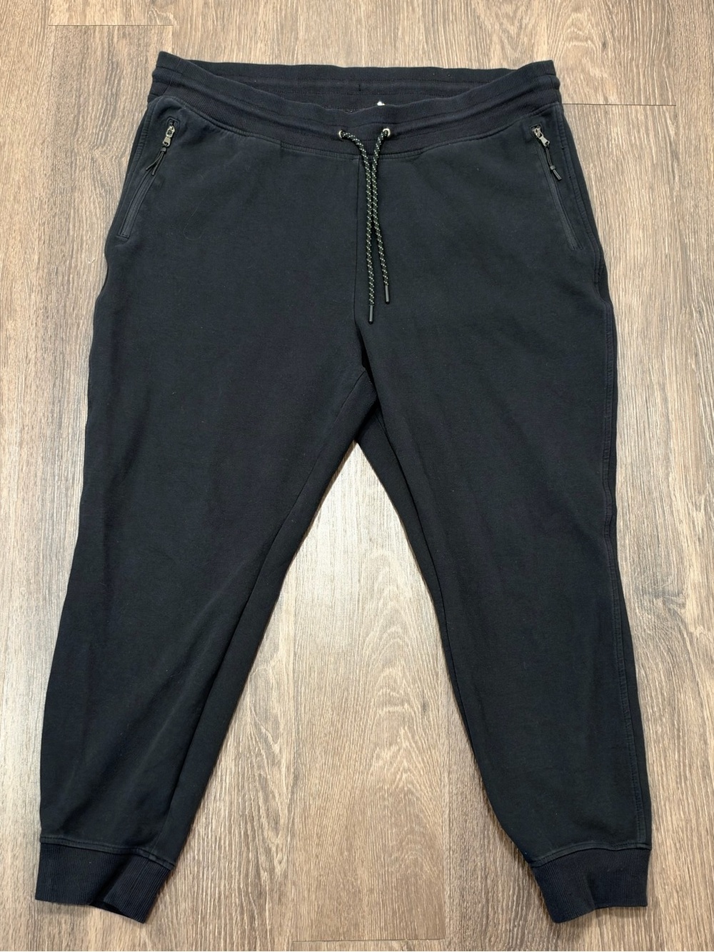 Old Navy Women's Black Dynamic
Fleece Joggers